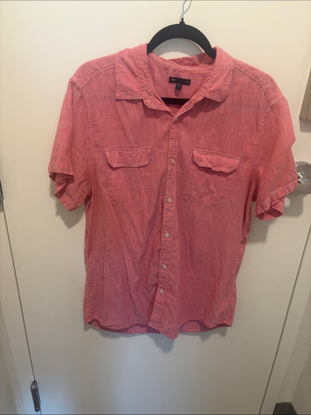 GAP Coral Pink Short-Sleeve Casual Button-Down Shirt (Large)